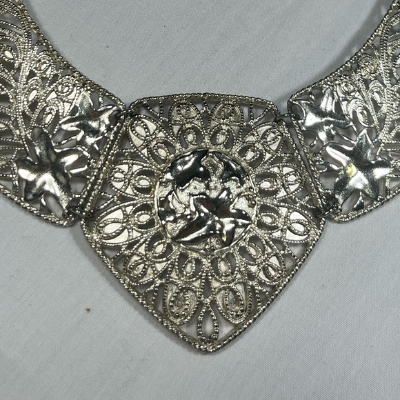 Jose Barrera Silvertone Vintage For Avon "Falling Leaves" Necklace - Picture 3 of 9